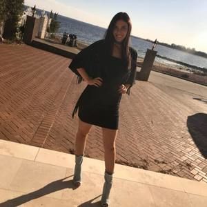 Meet your Posher, Daniella